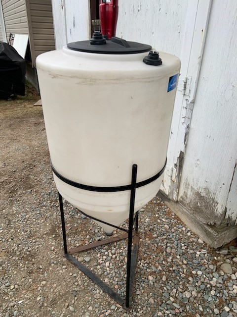 poly tank with frame in Other in Sault Ste. Marie - Image 3