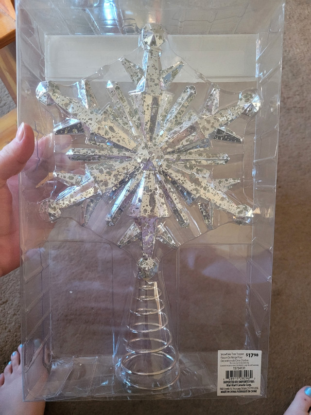 Tree Topper- Brand New in Box- NEED GONE ASAP in Holiday, Event & Seasonal in Regina - Image 2