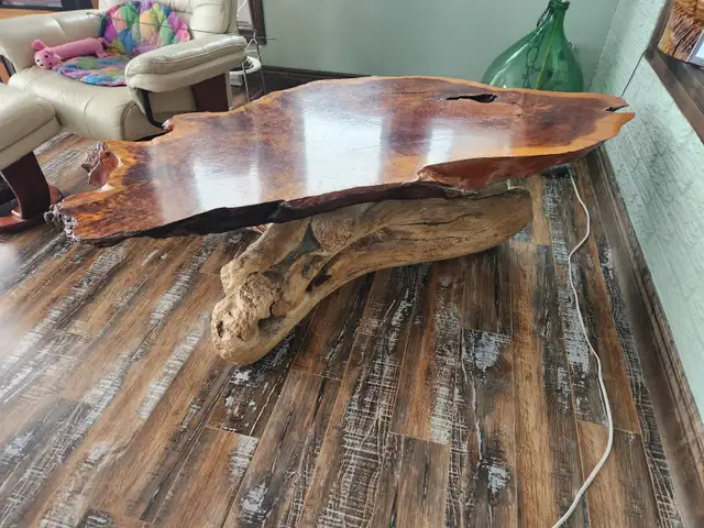 Drift Wood Coffee Table in Coffee Tables in Trenton - Image 2