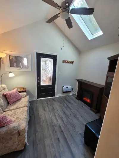 1 Br Backyard House in Pickering