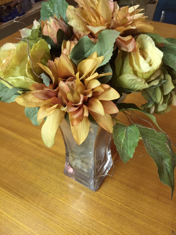 Flower Silk Fall Bouquet 15 inches in Home Décor & Accents in Vernon