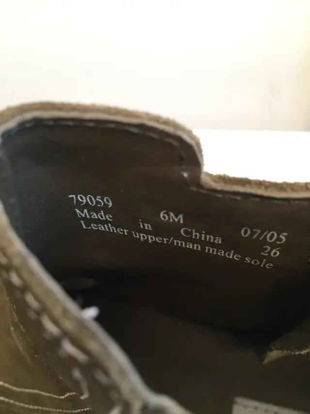 Privo Clarks Waterproof Leather Ankle Boots shoes Women size 6M in Women's - Shoes in Markham / York Region - Image 6