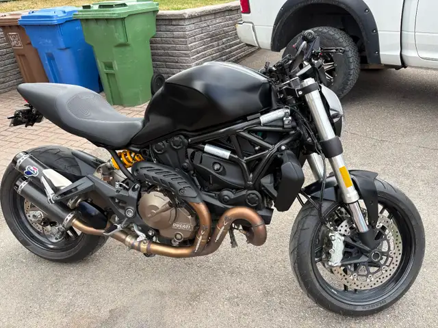 2016 Ducati Monster in Sport Bikes in Saguenay - Image 5