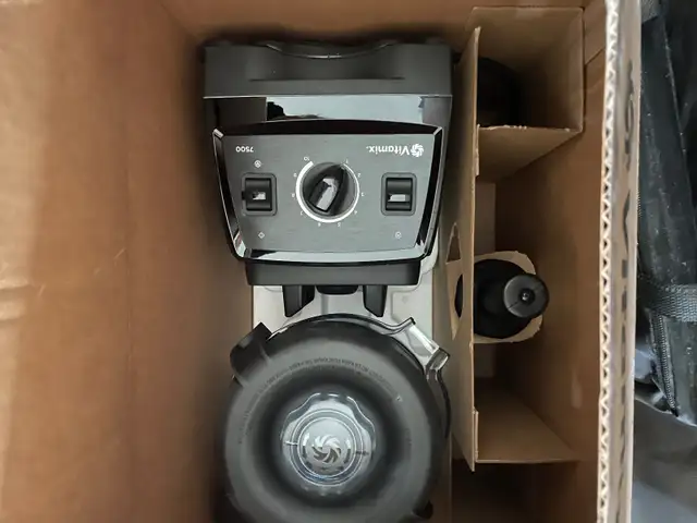 Vitamix 7500 Blender in Processors, Blenders & Juicers in City of Toronto - Image 4