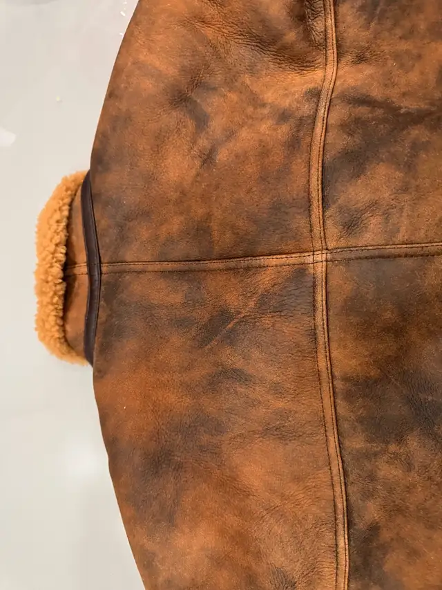 authentic Sandro leather shearling sharpa jacket brown new in Women's - Tops & Outerwear in City of Montréal - Image 9