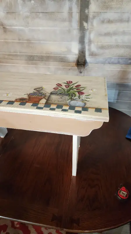 small wood table rectangle Flower pot Art work painting in Other Tables in Oakville / Halton Region - Image 3