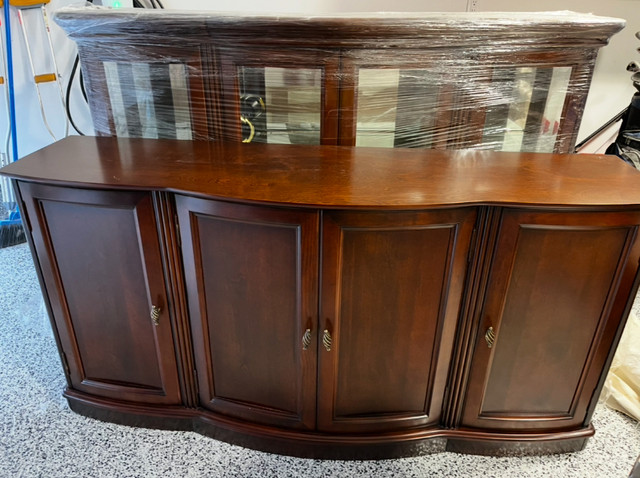 Solid Wood Hutch 2 pieces in Hutches & Display Cabinets in Mississauga / Peel Region - Image 3