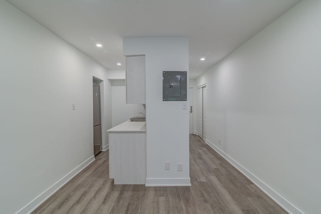 Studio Apartments Available - A louer • For Rent — photo 2