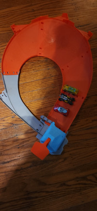 Hot wheels track