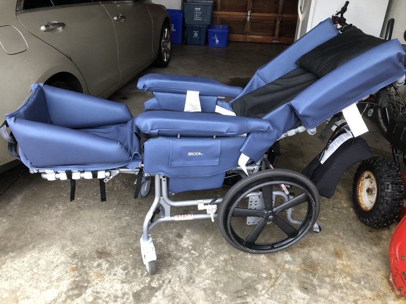 Reclining chair Chairs & Recliners Oshawa / Durham Region Kijiji