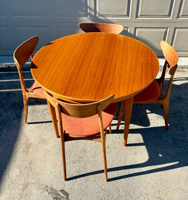 Walnut not Teak Vintage MCM Dining Chairs  in Dining Tables & Sets in Oshawa / Durham Region - Image 9