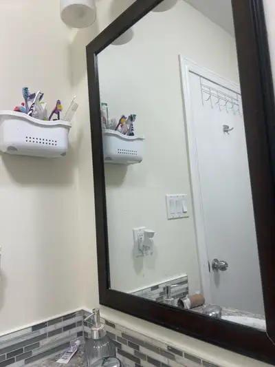 Private Room available for rent near by Fairview mall