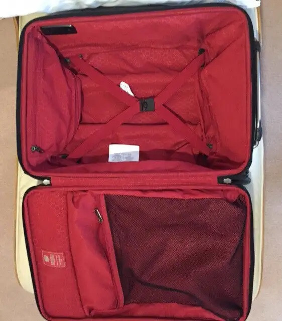 Samsonite Armage Carry-On Locking Wheeled Executive Luggage Bag in Other in City of Toronto - Image 2