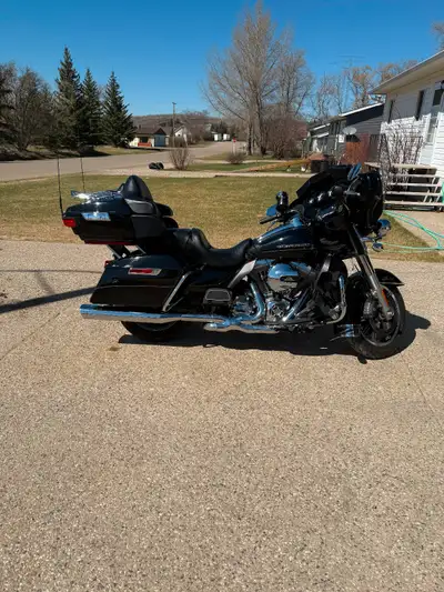 2014 Harley Davidson Ultra limited 110 big bore kit installed screaming eagle tuner vans and Hines p...