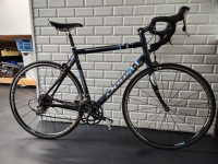 ROAD/RACING BICYCLE FOR SALE