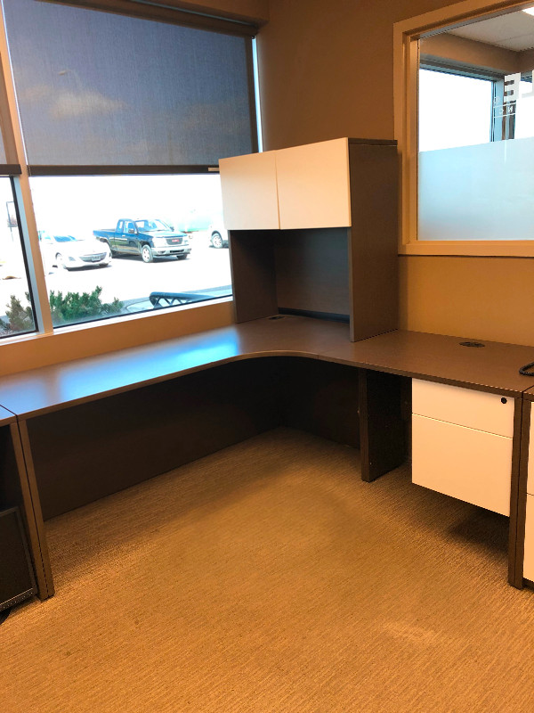 Computer corner office desk c/w hutch Desks Calgary Kijiji