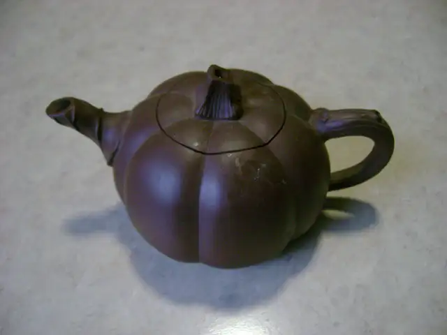 CHINA  ZHISA TEA POTS632346284321291218