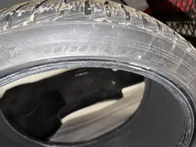 255 35 19 Rear pair and 225 40 19 front pair came of a 2022, pickup in Stratford