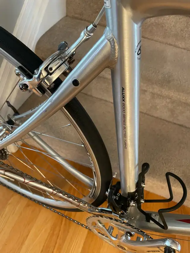 giant road bike in Road in Ottawa - Image 4