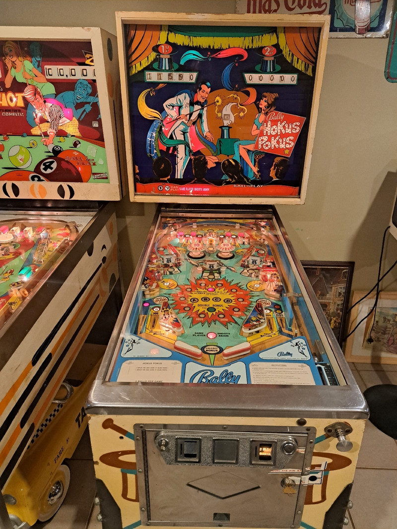 Hocus pocus pinball machine Older Generation Markham / York Region