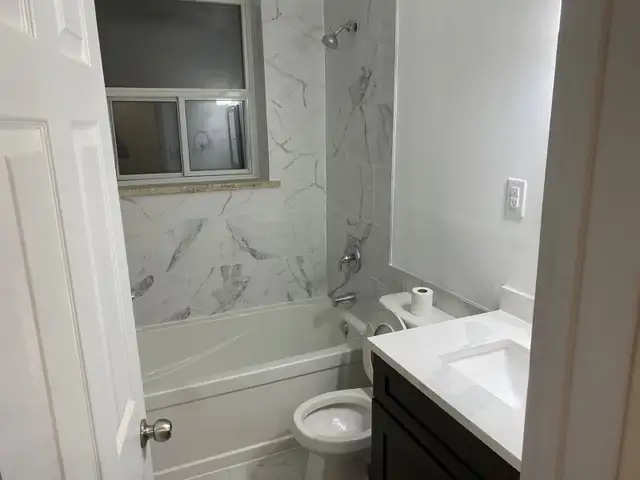 Large Renovated 2 Bedroom - Great Area -Quiet Building in Long Term Rentals in City of Toronto - Image 10