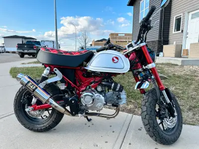 Check out this modified 2024 Honda Monkey, boasting a Yoshimura exhaust, aftermarket intake, and cus...