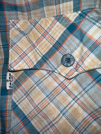 Vintage 1970s Levi’s Long-Sleeved, pocketed, Men’s medium shirt