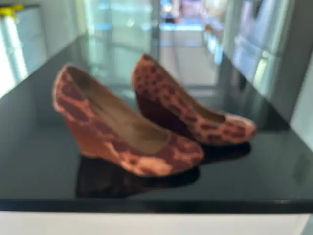 Women shoes in Women's - Shoes in City of Montréal - Image 3