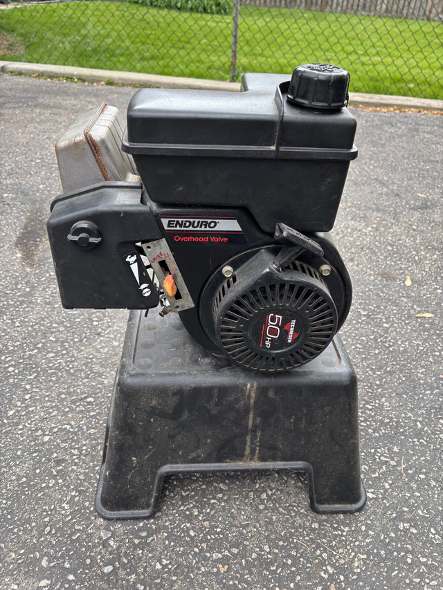 Two 5 HP Tecumseh Engines in Lawnmowers & Leaf Blowers in City of Toronto - Image 4