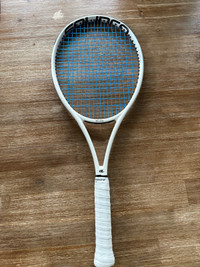 Solinco Whiteout 18/20 305 Tennis Racquet 