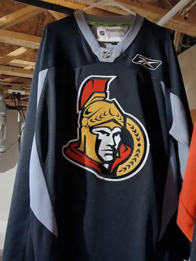 (Large) Reebok Ottawa Senators Jersey, View more