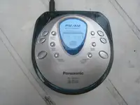 Portable Panasonic CD/MP3 player with AM-FM radio et USB cable