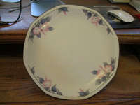 Royal Doulton "BLOOMSBURY" Dinner Plates (10-1/2")