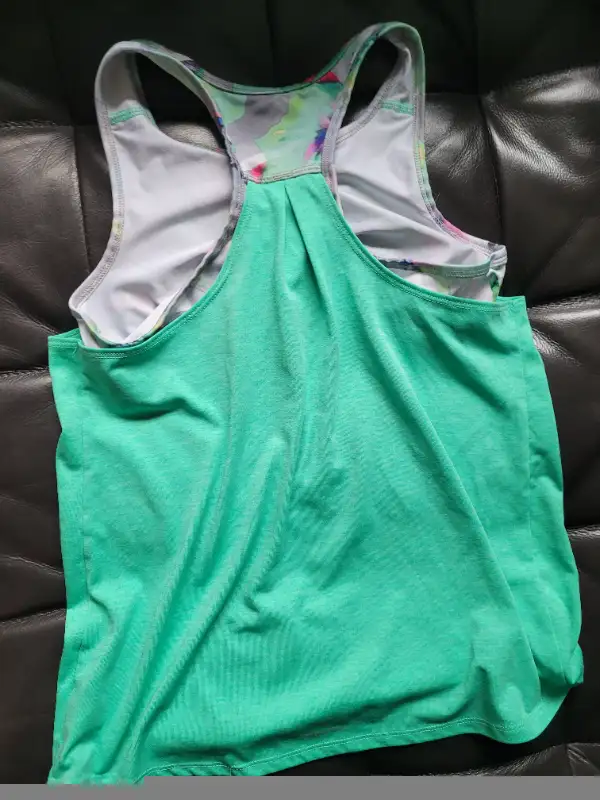 Adidas Girls training top in Kids & Youth in City of Toronto - Image 3