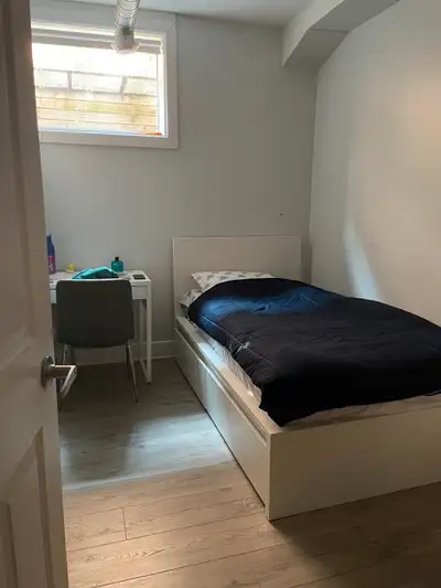Room for Sublet/Lease Takeover – Sandy Hill, Downtown Ottawa
