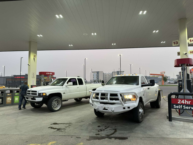 1999 dodge ram 2500 in Cars & Trucks in Medicine Hat - Image 4