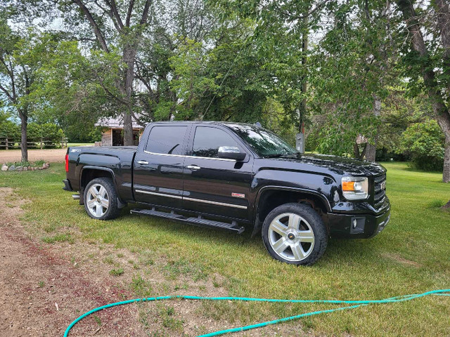 2015 GMC 1500 in Cars & Trucks in Medicine Hat