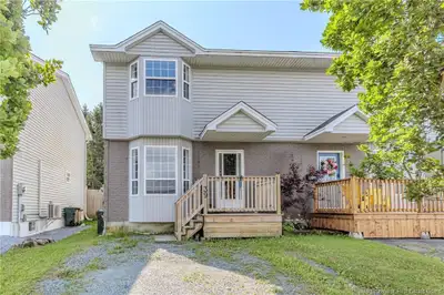 For Rent: 3 Bedroom+ 1 Room (Basement) Home + 1.5 bath ✨ Features • Fully finished basement with 1.5...