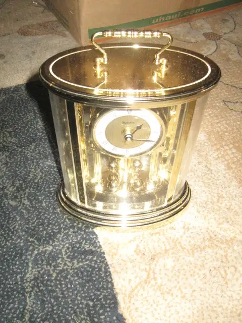 Bulova Westminster Table Clock with Batteries in Home Décor & Accents in Ottawa - Image 3