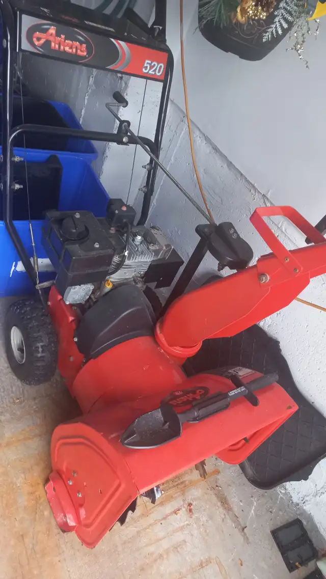 Snow blower in Snowblowers in Markham / York Region - Image 7