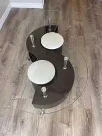 Coffee table in yin yang shape 