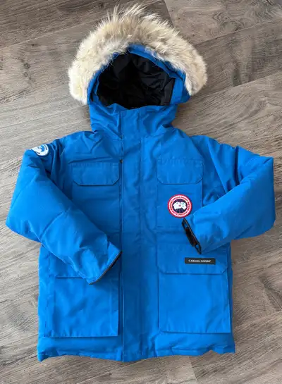 Canada Goose kids parka size Small , View more