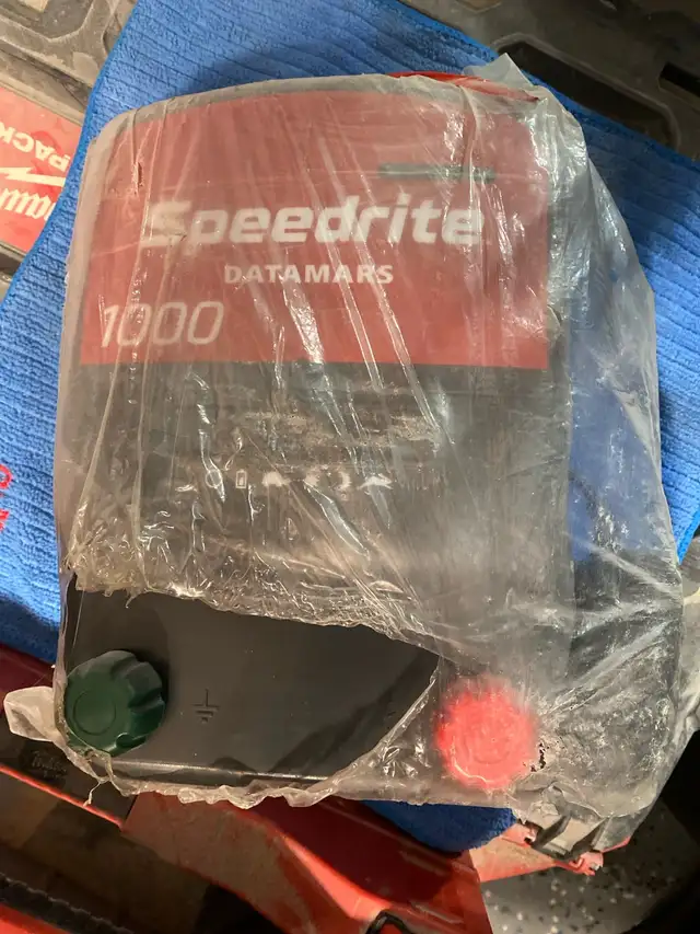 Speedrite Datamars 1000 Energizer in Power Tools in Hamilton - Image 2