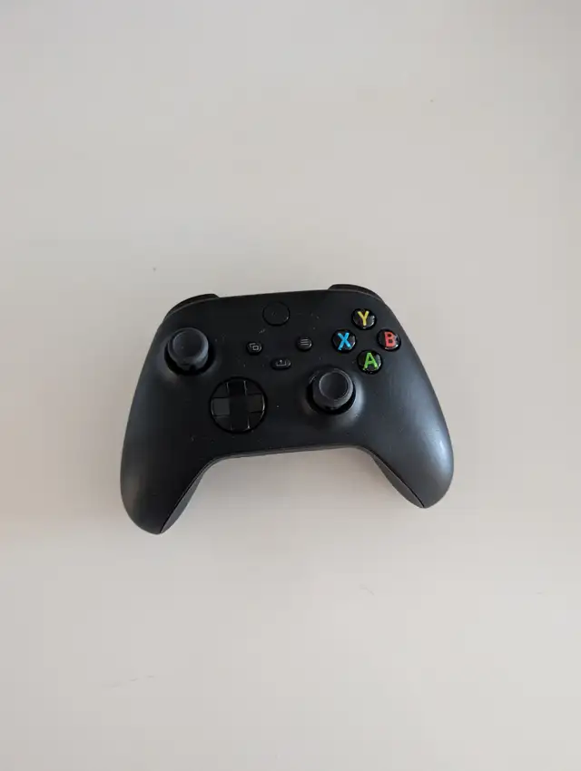Xbox X/S Series Controller in Xbox Series X & S in City of Montréal - Image 3