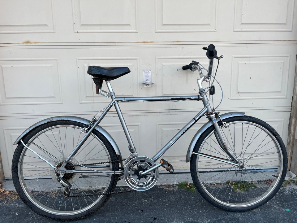 Mens Huffy XL frame, 10 spd, 26