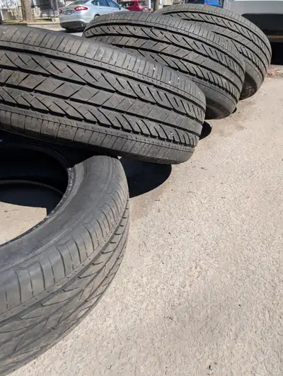 4 pneus d’été Bridgestone Dueler H/P Sport AS 245/60R18 105H Ex-Honda Pilot 2017 DOT 2617 Entreposés...