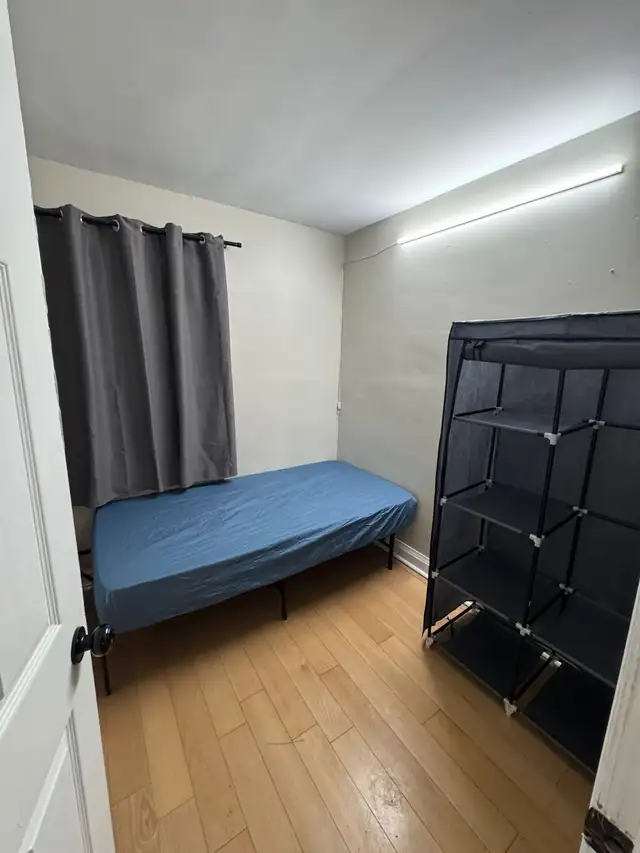 A Private Room Main Level Rent At Port Credit Mississauga | Room ...