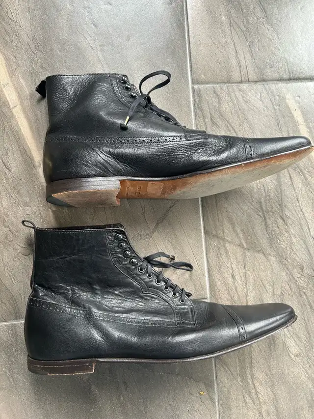 Burberry Men Black Boots in Men's Shoes in Mississauga / Peel Region - Image 3