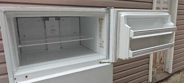 Disinfected refrigerator $200 in Refrigerators in Regina - Image 3