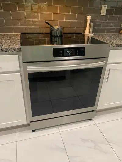 DEAL! Brand New Frigidaire 30" Induction Convection Range, View more